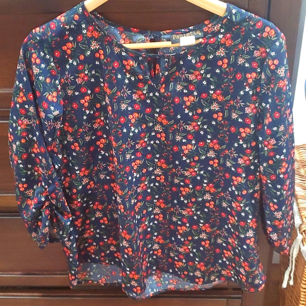 3/4 floral top